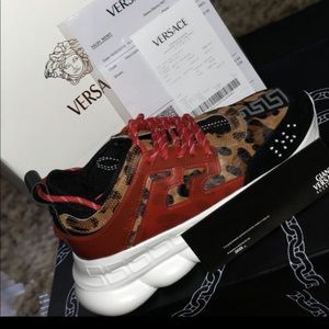 Versace chain reaction